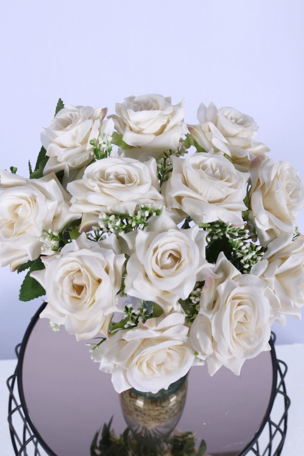 Tomurcuk Detaylı Yapay Gül Demeti Beyaz 12 Dal - 2