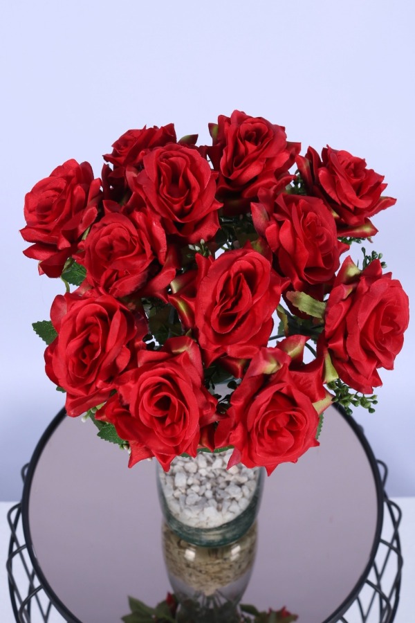 Tomurcuk Detaylı Yapay Gül Demeti Kırmızı 12 Dal - 2